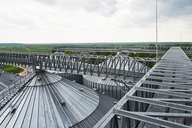 Sisteme moderne de acoperiș pentru construcțiile industriale