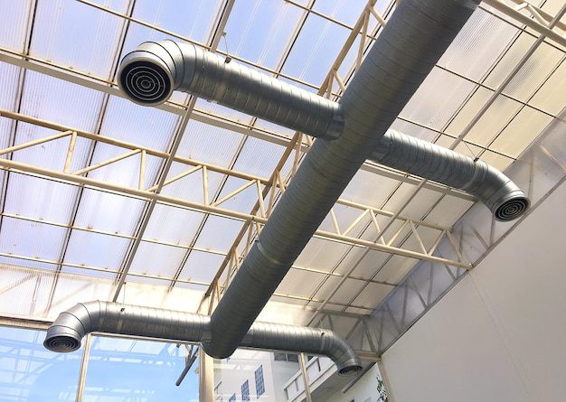 Cum se realizează corect sistemele de ventilație într-o hală industrială