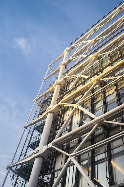 Avantajele utilizării structurilor metalice în clădirile comerciale